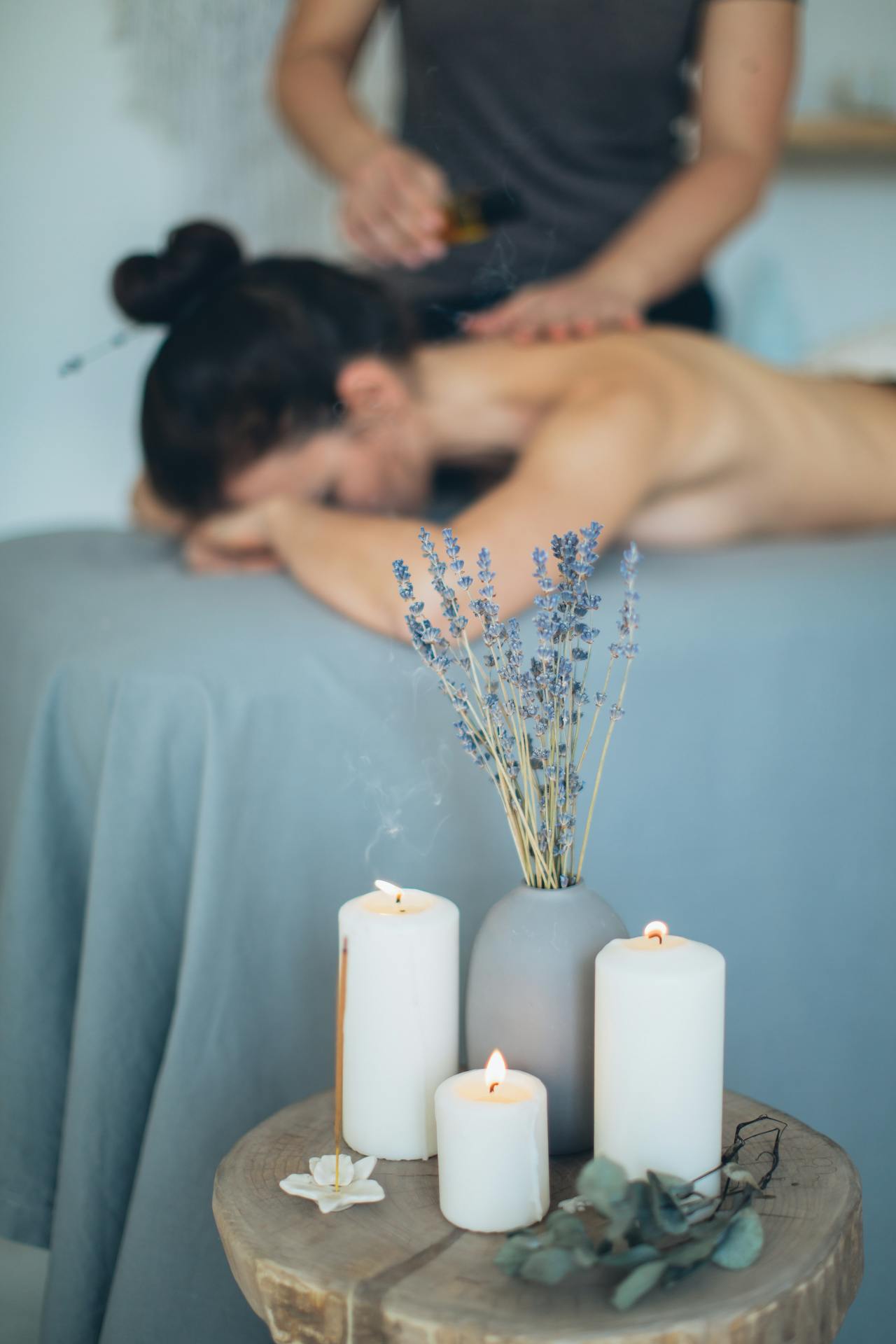 Aroma Therapy + Full Body Massage